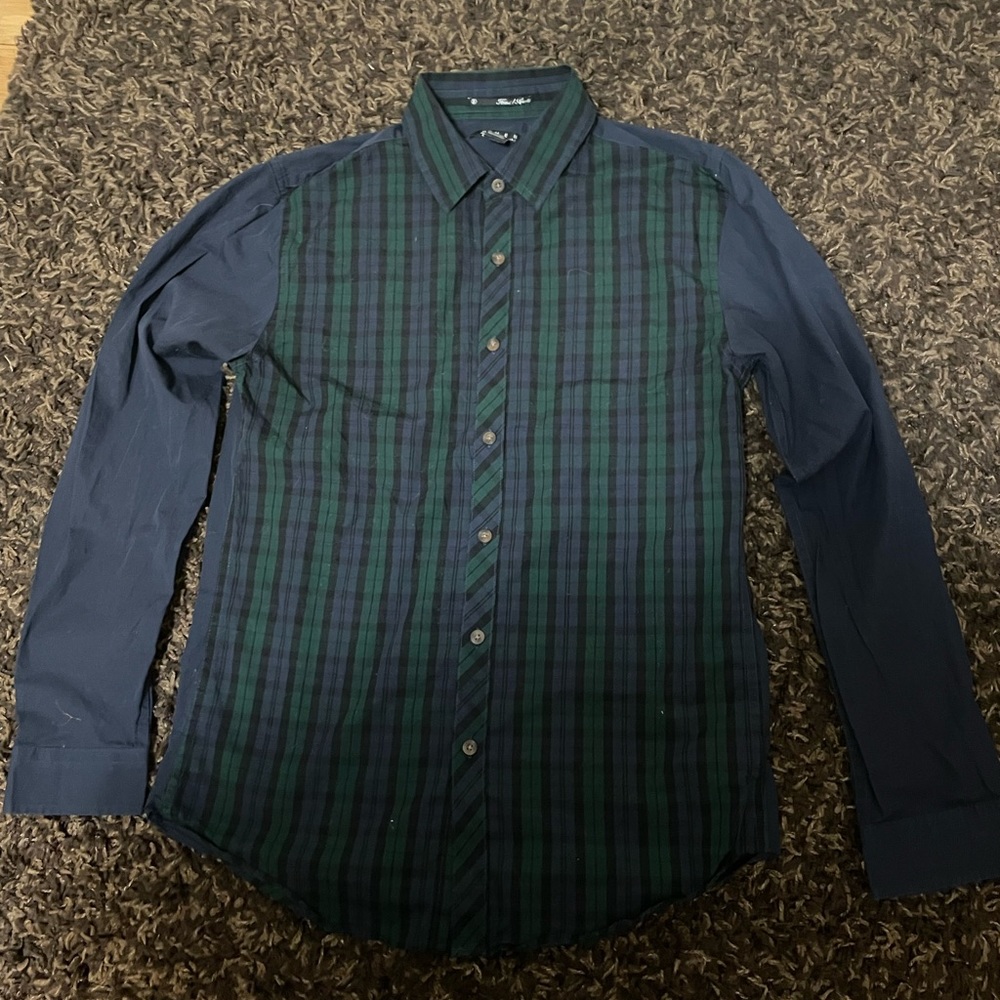 Men’s forever 21 long sleeve shirt.